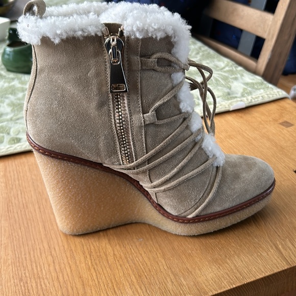 COPY - Moncler booties - Picture 2 of 8